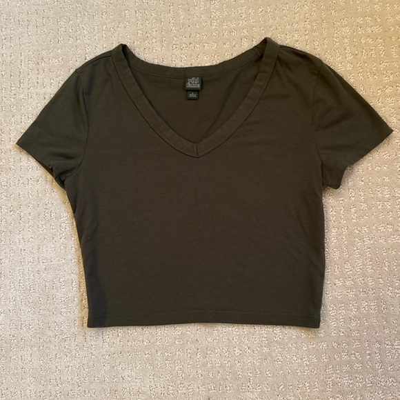 Wild Fable V-Neck Olive Green Crop Top - Picture 1 of 2